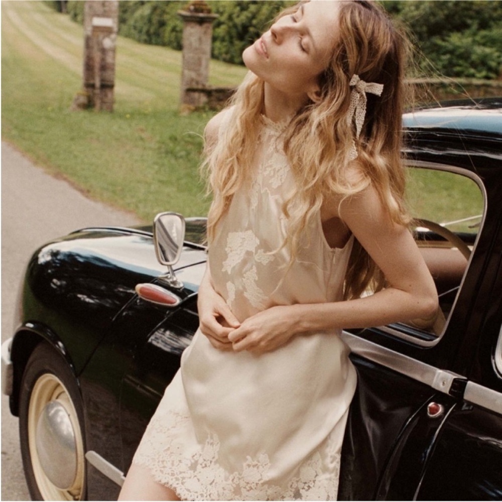 Doen Cream Lace Mini Dress